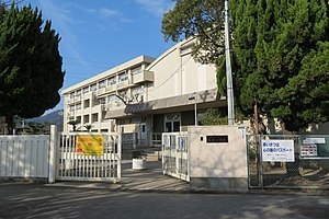 宝塚市清荒神４丁目の土地(宝塚市立売布小学校)