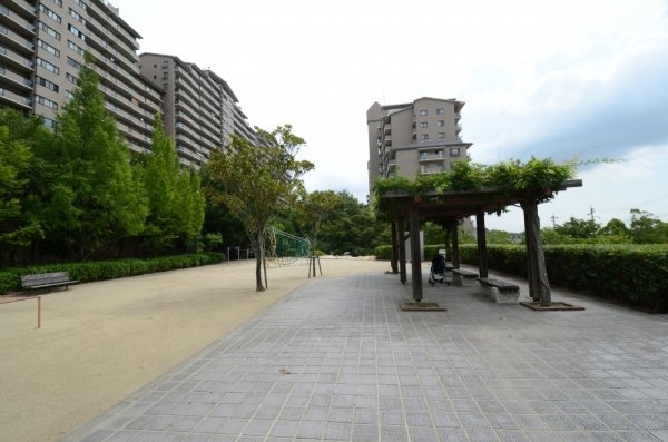 宝塚市桜ガ丘の土地(すみれガ丘南公園)