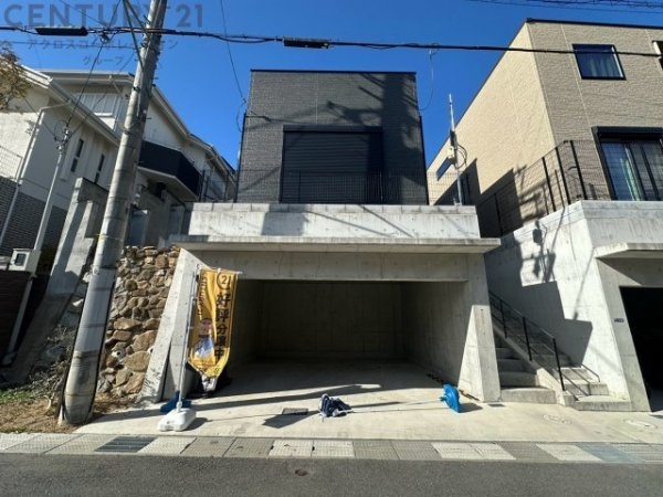 宝塚市雲雀丘2丁目新築一戸建て