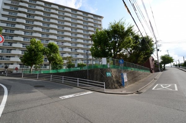 逆瀬川パークマンション(逆瀬台2丁目公園)