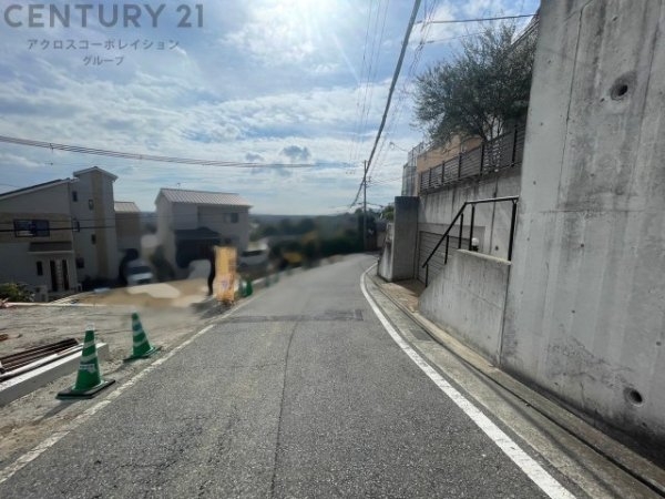 川西市花屋敷山手町売り土地