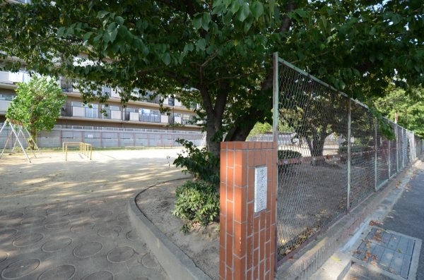 ファミリープラザ宝塚B棟(高司第4公園)