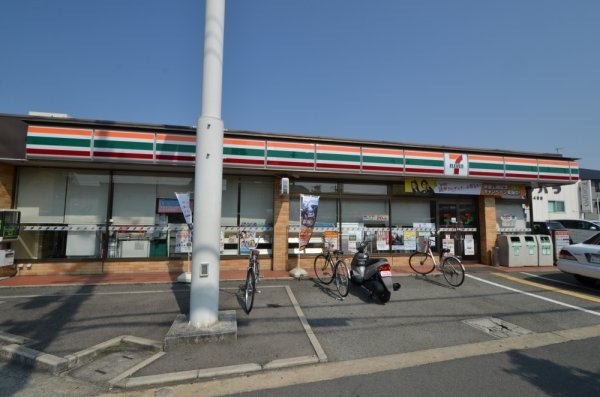 エンゼルハイムパークステージ4番館(セブンイレブン川西久代1丁目店)