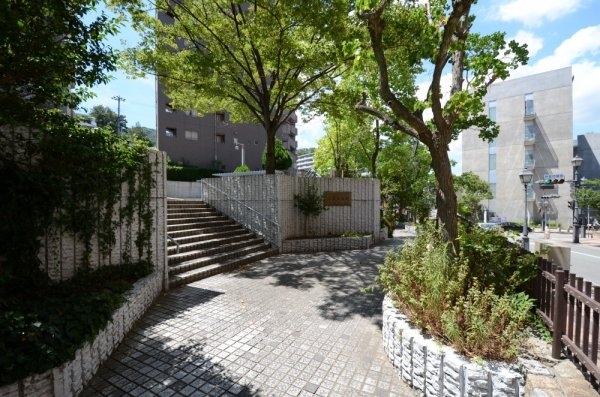 宝塚市武庫山2丁目の土地(湯本台広場)