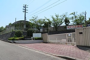 ラ・ビスタ宝塚ウエストウイング2番館(宝塚市立御殿山中学校)