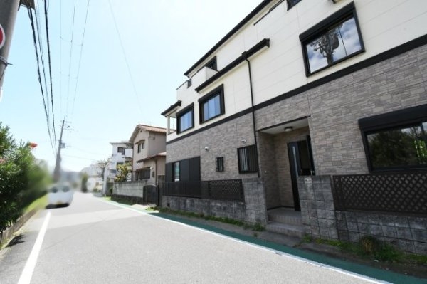 宝塚市山本野里２丁目の中古一戸建て