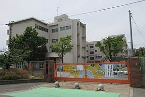 宝塚市小林4丁目の土地(宝塚市立光明小学校)