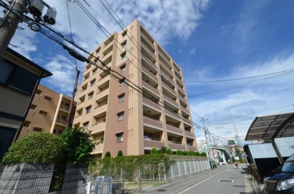 ファミール逆瀬川ザ・ガーデン