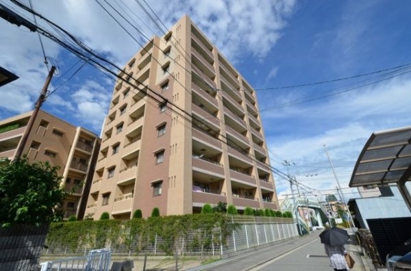 ファミール逆瀬川ザ・ガーデン