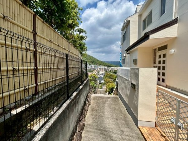 宝塚市雲雀丘山手２丁目の中古一戸建て