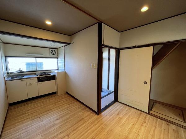 長岡京市滝ノ町２丁目の中古テラスハウス