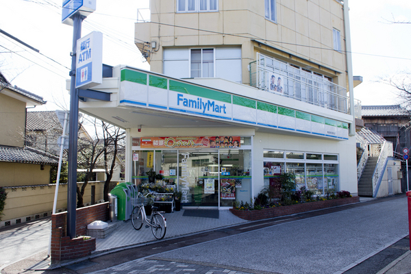 長岡京市滝ノ町１丁目の土地(ファミリーマート梶友西向日駅前店)