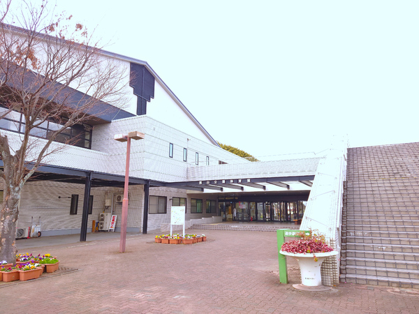 長岡京市奥海印寺大見坊の土地(西山公園体育館)