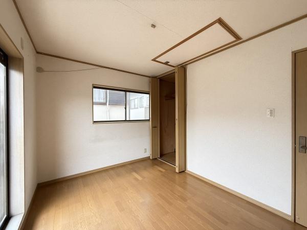 京都市西京区御陵峰ケ堂町２丁目の中古一戸建て