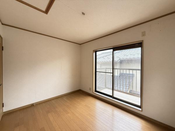 京都市西京区御陵峰ケ堂町２丁目の中古一戸建て