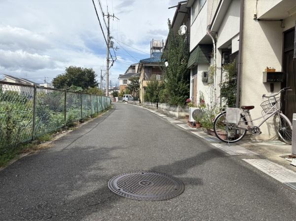 向日市上植野町地後の中古一戸建て(前面道路含む現地写真)