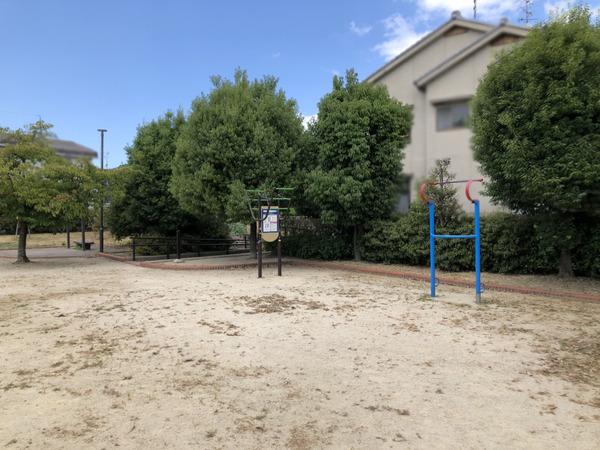 向日市森本町薮路の中古一戸建て(鶏冠井かしの木公園)