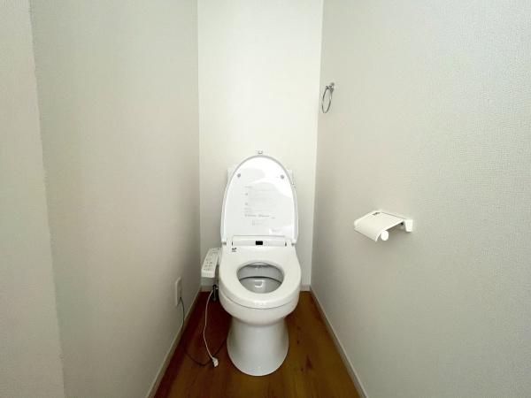 長岡京市今里4丁目の新築一戸建(トイレ)