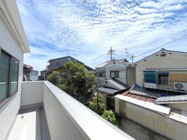 長岡京市今里4丁目の新築一戸建(バルコニー)