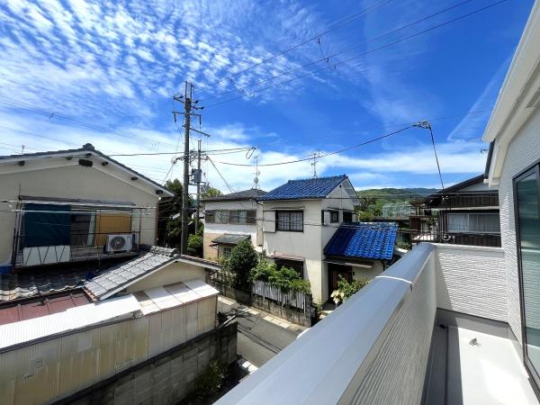 長岡京市今里4丁目の新築一戸建(バルコニー)