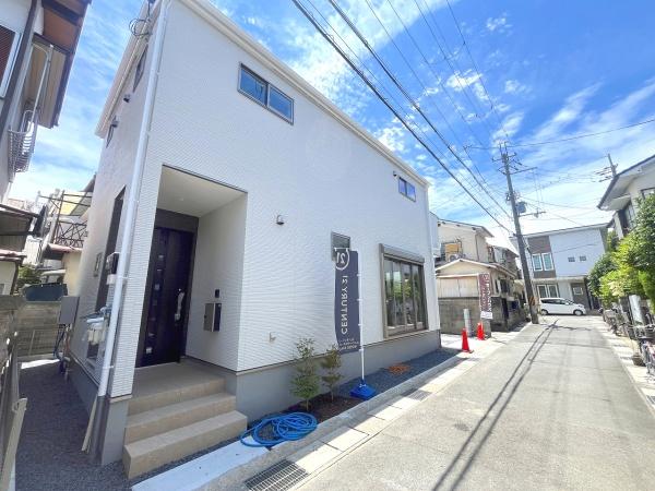 長岡京市今里4丁目の新築一戸建(前面道路含む現地写真)