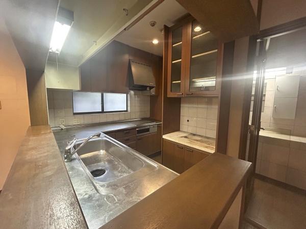 京都市西京区御陵大枝山町6丁目の中古一戸建て(キッチン)