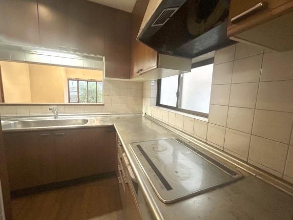 京都市西京区御陵大枝山町6丁目の中古一戸建て(キッチン)