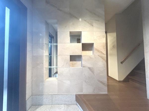 京都市西京区御陵大枝山町6丁目の中古一戸建て(玄関)