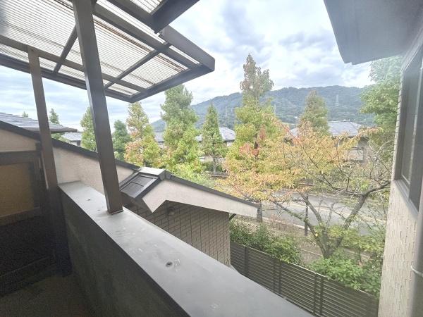 京都市西京区御陵大枝山町6丁目の中古一戸建て(バルコニー)