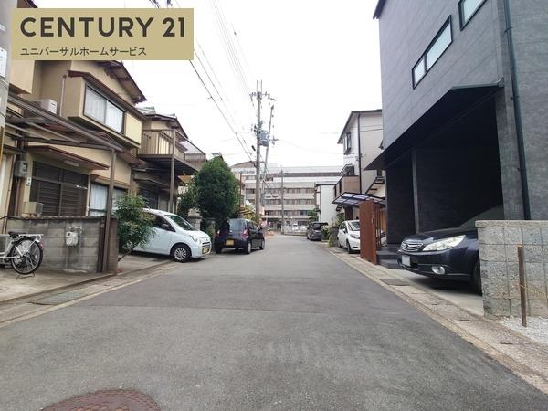 長岡京市友岡4丁目の土地(前面道路含む現地写真)