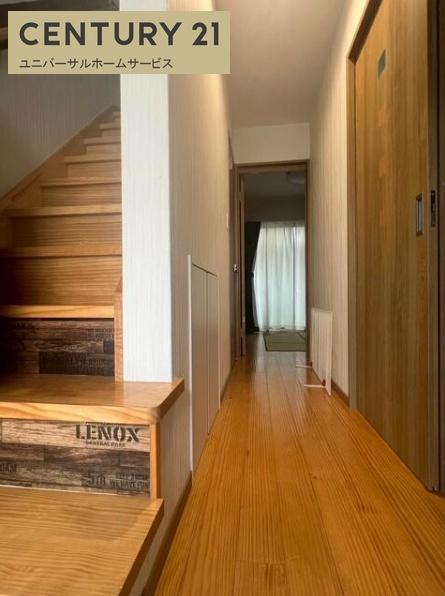 長岡京市滝ノ町2丁目の中古一戸建て(玄関)