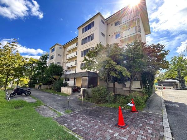洛西境谷住宅7棟