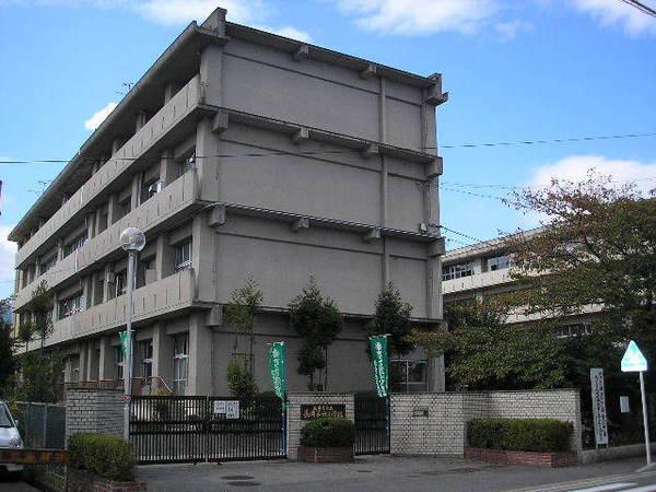 長岡天神ハイツ5号棟(長岡京市立長岡第六小学校)