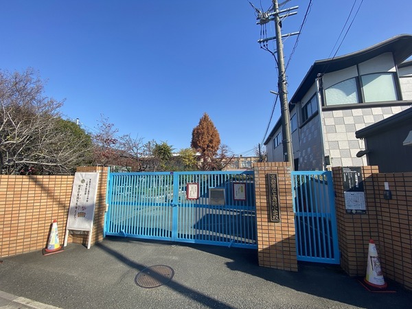 京都市南区上鳥羽南中ノ坪町の中古一戸建て(京都市立上鳥羽小学校)