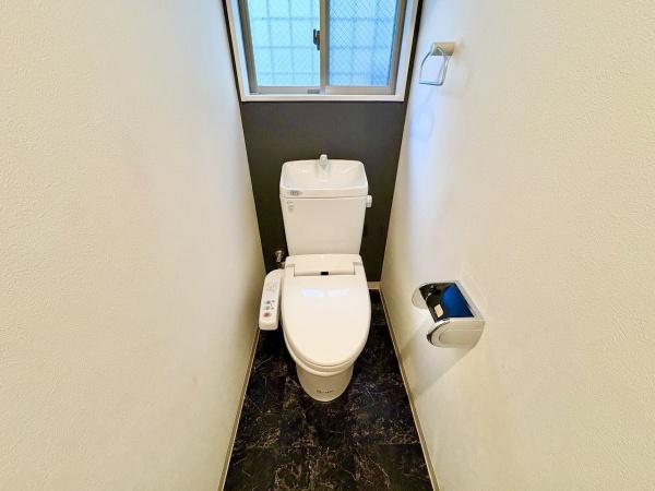 京都市南区上鳥羽南中ノ坪町の中古一戸建て