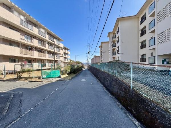 円明寺ヶ丘団地L棟