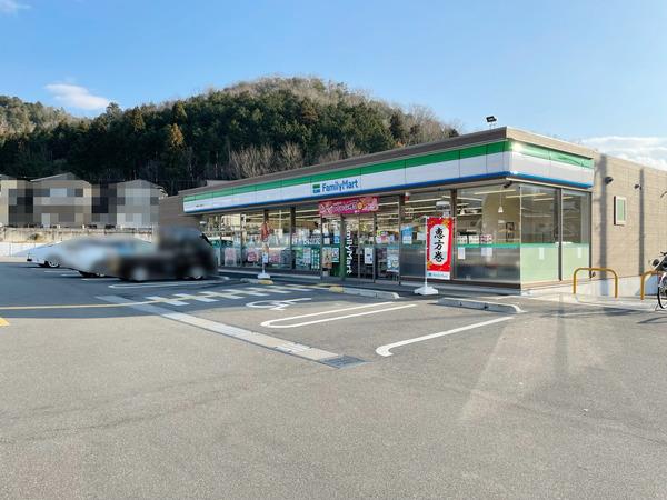 Ｄ号地(ファミリーマート園部小山西町店)