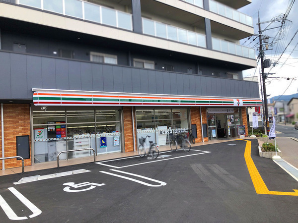 向日市寺戸町飛龍の土地(セブンイレブン向日東田中瀬店)