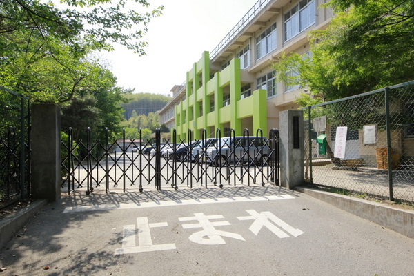 向日市物集女町北ノ口の土地(向日市立第2向陽小学校)