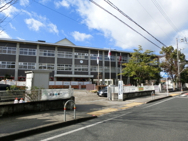 亀岡市下矢田町4丁目の土地(亀岡市立亀岡小学校)