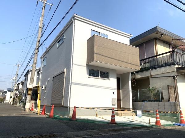 京都市伏見区羽束師鴨川町の新築一戸建