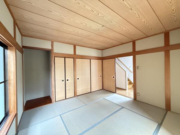 京都市西京区御陵峰ケ堂町２丁目の中古一戸建て