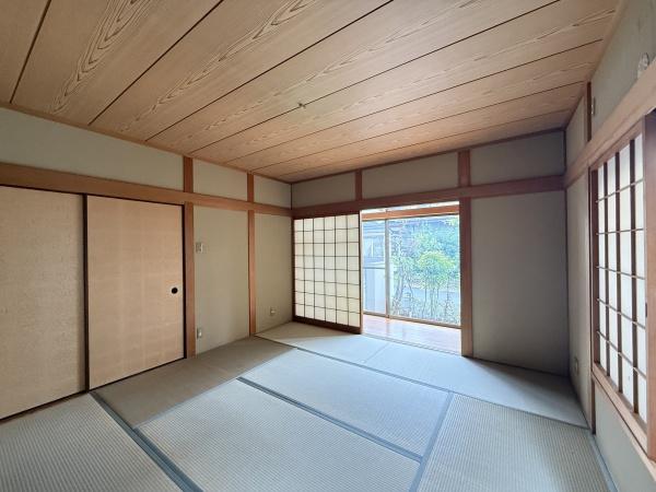 京都市西京区御陵峰ケ堂町２丁目の中古一戸建て
