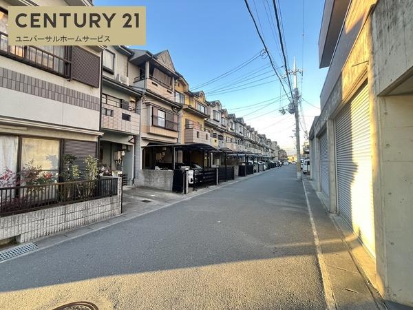 京都市伏見区羽束師鴨川町の中古一戸建