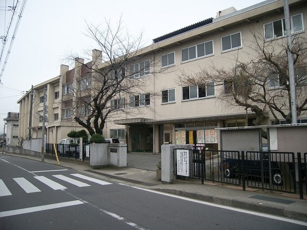 向日市寺戸町大牧の土地(向日市立勝山中学校)