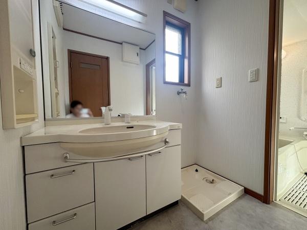 京都市西京区御陵峰ケ堂町２丁目の中古一戸建て