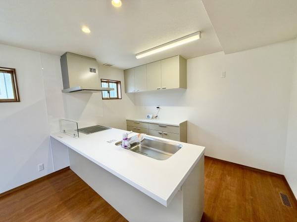 向日市鶏冠井町番田の新築一戸建