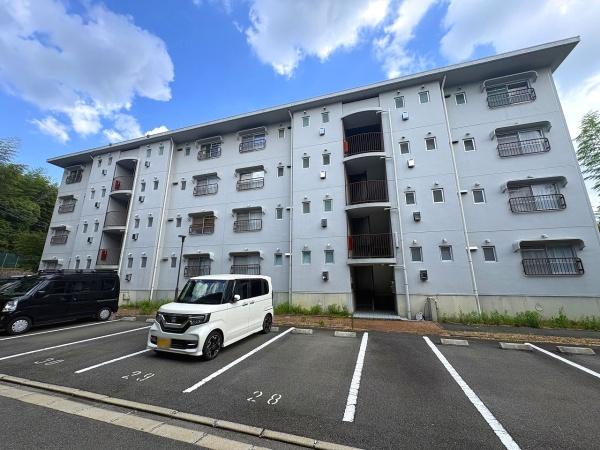 醍醐上ノ山団地A2棟