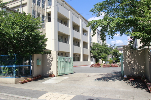 京都市伏見区下中町の土地(京都市立桃陵中学校)