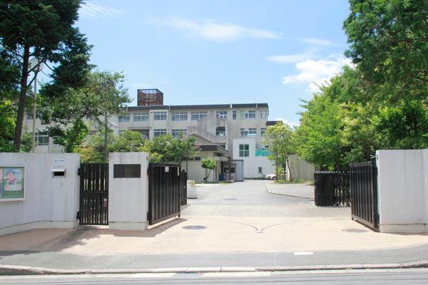 境谷西第2住宅18号棟(京都市立境谷小学校)